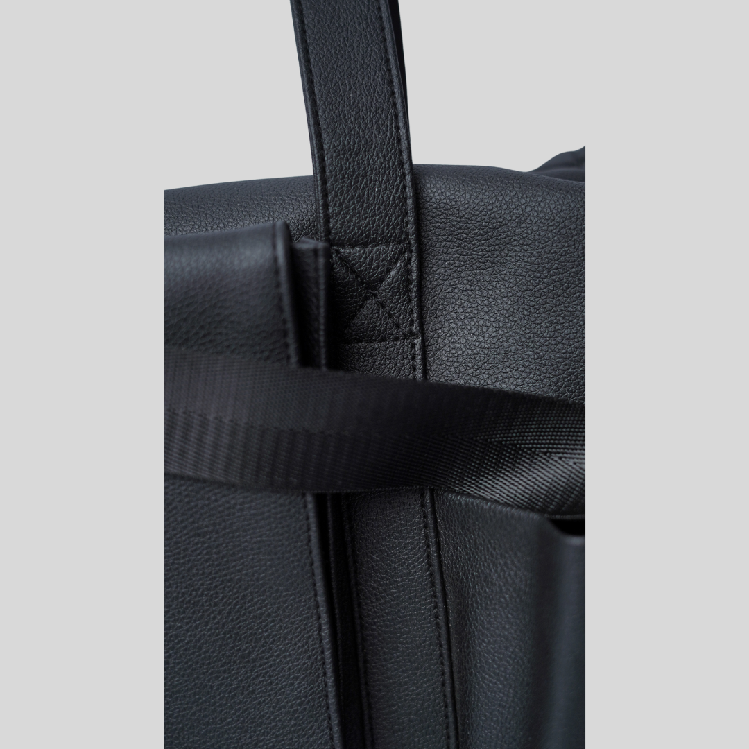Celina - Classic Black